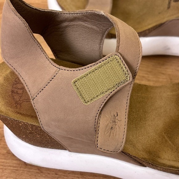 FLY LONDON‎ Self Fastener Sandals GOGO967FLY Size 38 Beige Cork Platform Wedge - Picture 9 of 11